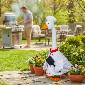 Giddy the Porch Goose: Outfit - Chef